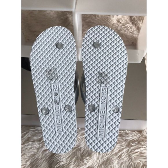 Women’s Sandals Flip Flops Size 10 Michael Kors Silver Grey RX20B - Picture 5 of 11